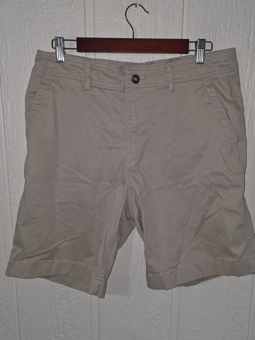 Lucky Brand Men's Khaki Flat-Front Shorts, Size 33